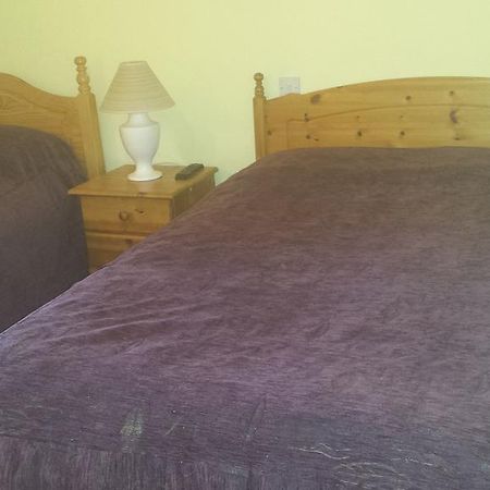 Goldendawn Guest House Citywest Rum bild